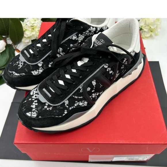 AUTHENTIC VALENTINO GARAVANI LACE STUDDED SNEAKERS Sz 41 - Picture 10 of 10